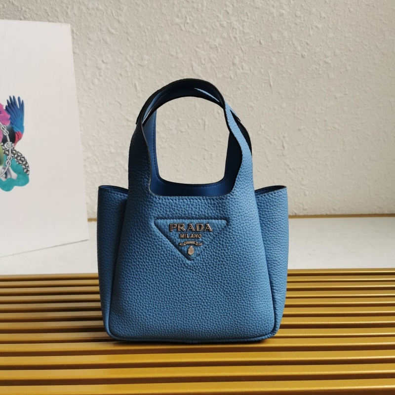 Pra*a shopping bags